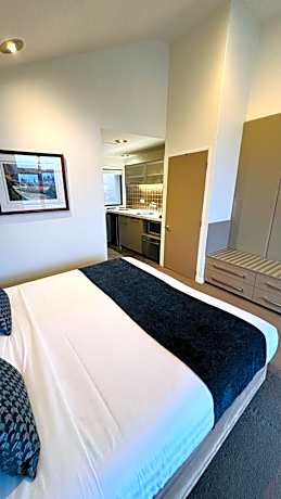 Garden Court Suites & Apartments