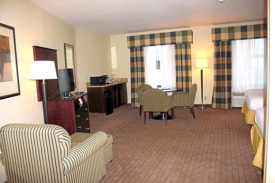 Holiday Inn Express & Suites Syracuse North - Airport Area by IHG