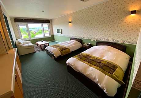 Twin Room with Mountain View