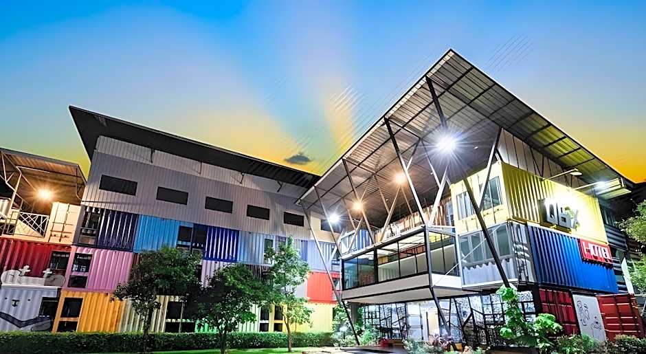 QBix Hotel