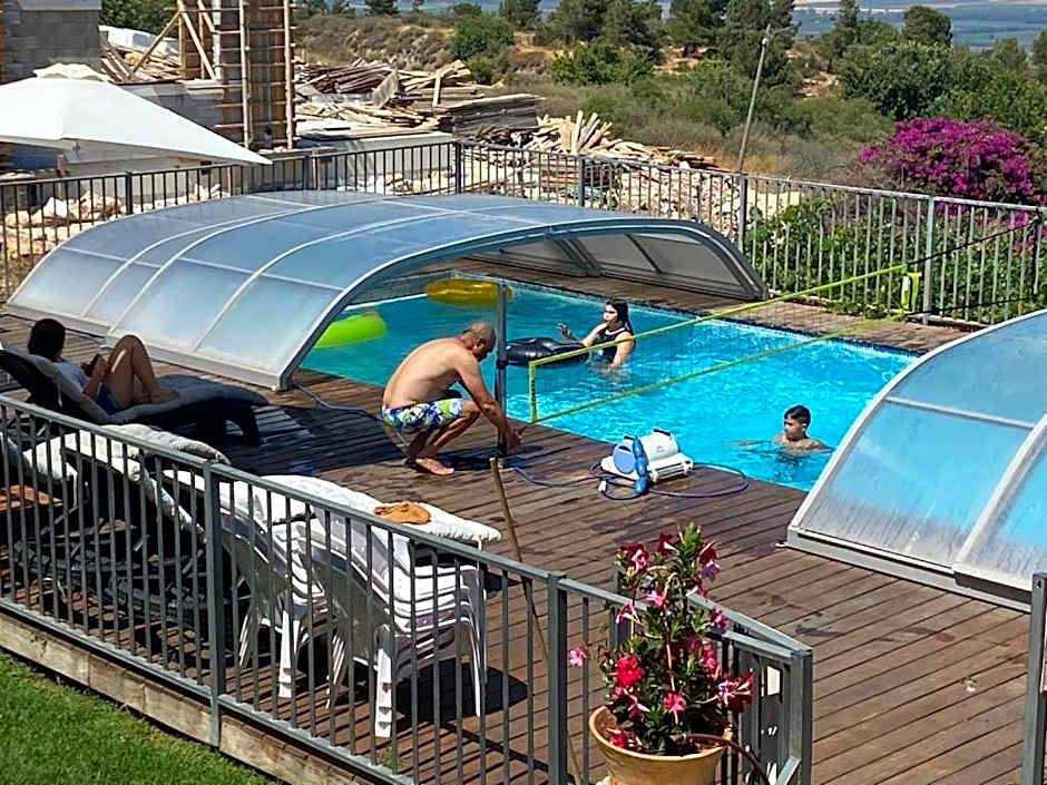 Vibe Naftali Estate
