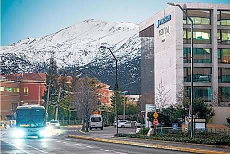 Wyndham Santiago Pettra