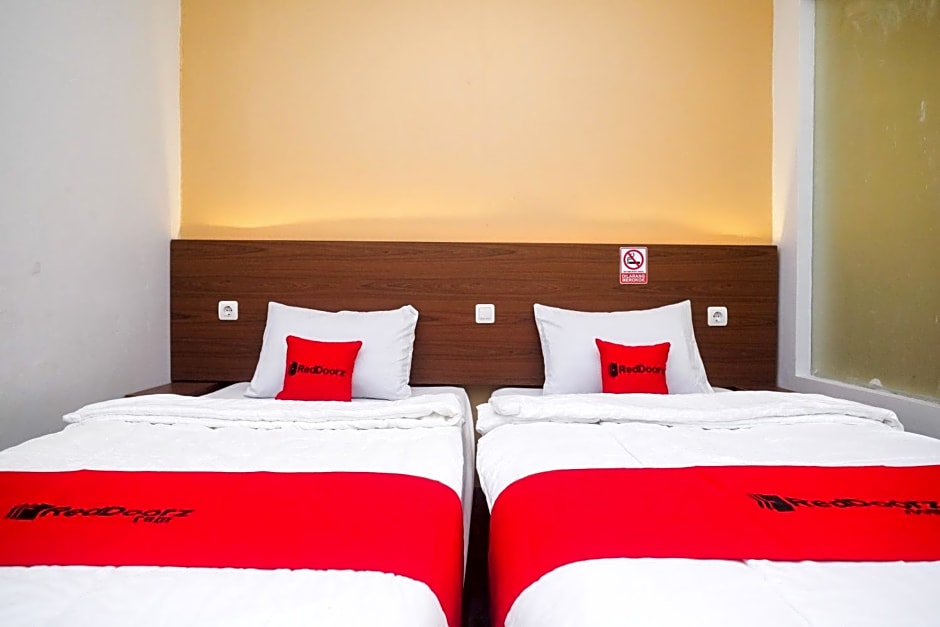 RedDoorz near Tentrem Mall Semarang