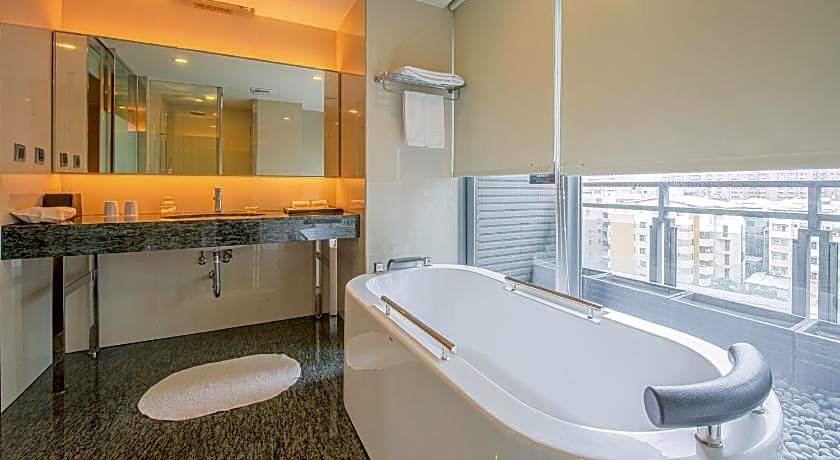 CHECK inn Select Taichung Dadun