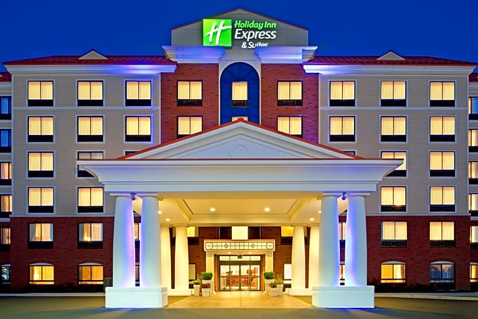 Holiday Inn Express Hotel & Suites Latham