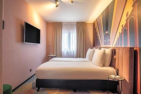Medium Room - Twin Beds