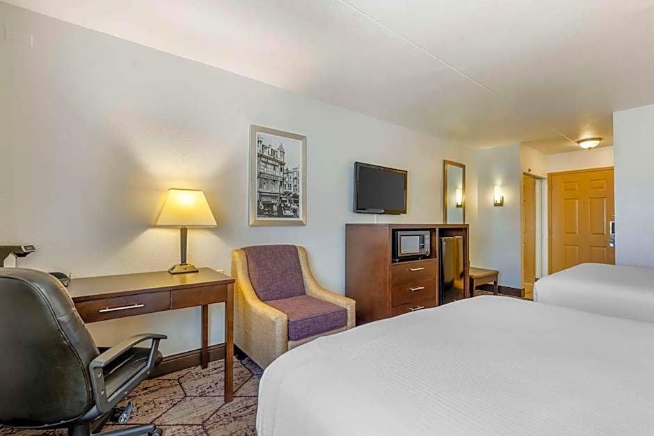 Best Western Plus Longbranch Hotel & Convention Center