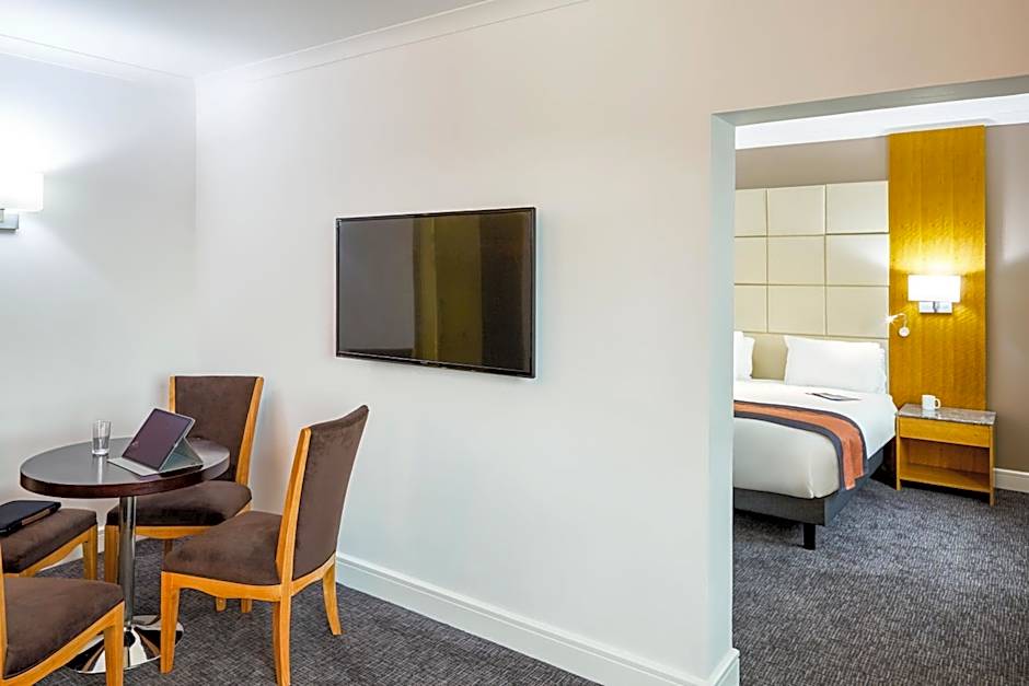 Mercure St Helens