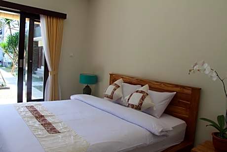 Deluxe Double Room with Small Kitchen