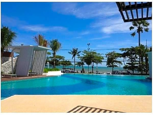 Lumpini Parkbeach Pattaya Pool View