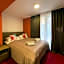 Hotel Story