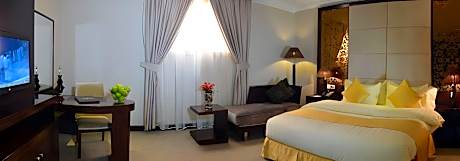 Two-Bedroom Suite with Two Bathrooms