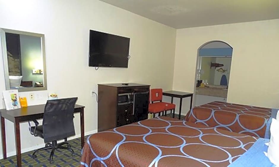 Super 8 by Wyndham Houston/Brookhollow NW