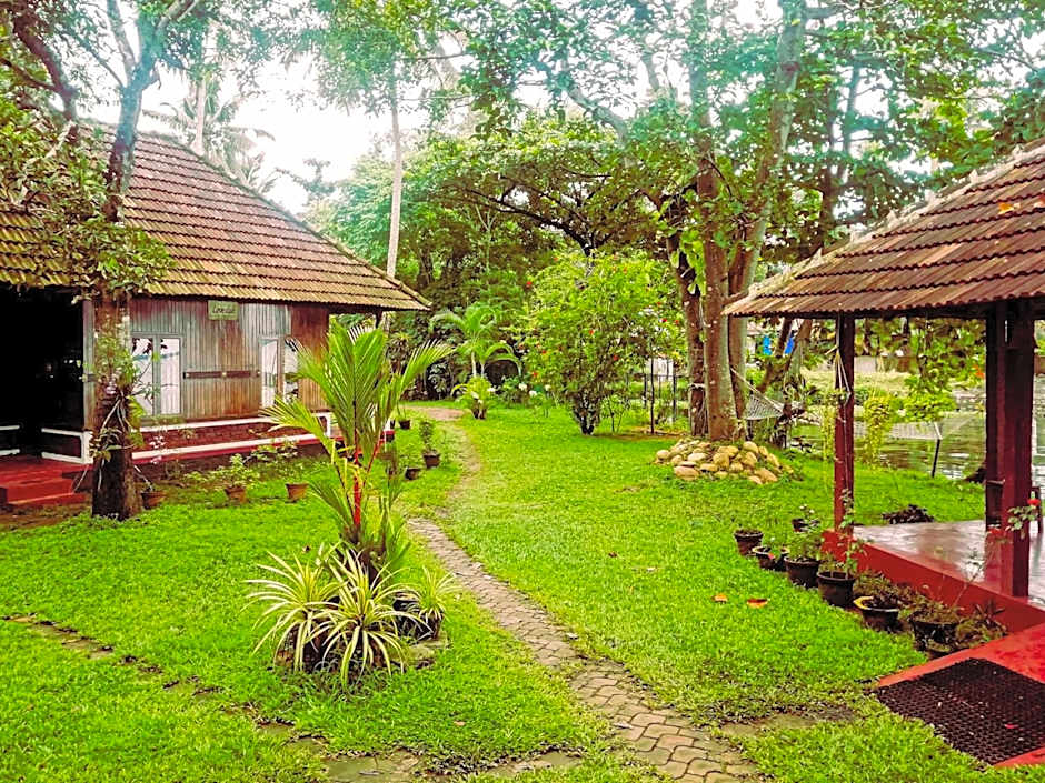 Lovedale Lakeside Homestay