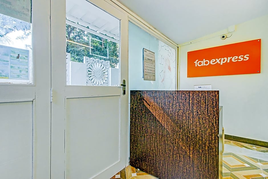 FabExpress Golden Nest Deluxe – Calangute, 