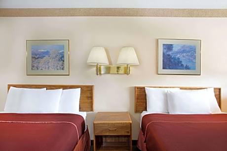 Queen Room with Two Queen Beds - Non-Smoking