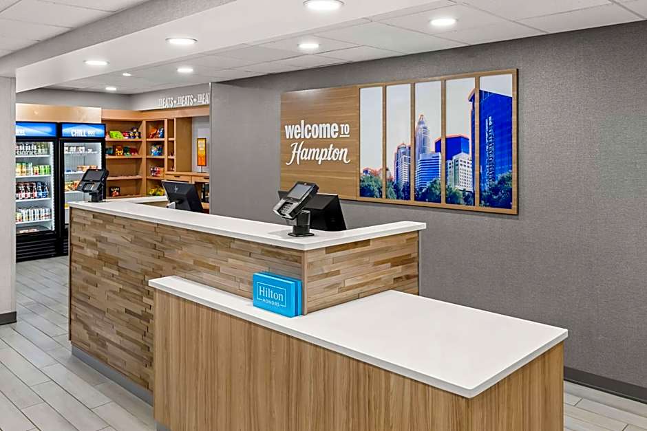 Hampton Inn By Hilton & Suites Charlotte-Airport