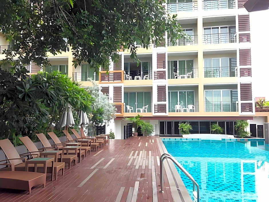 August Suites Pattaya