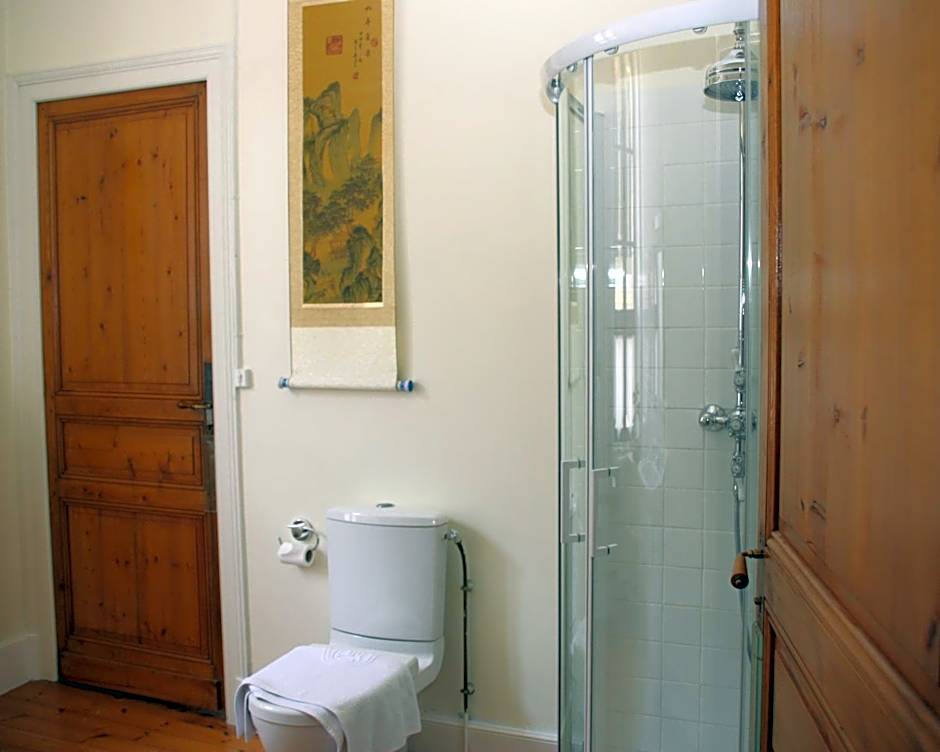 L'Entrée Chambres d'Hôtes Bar & Restaurant