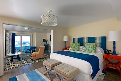 Deluxe Suite with Sea View