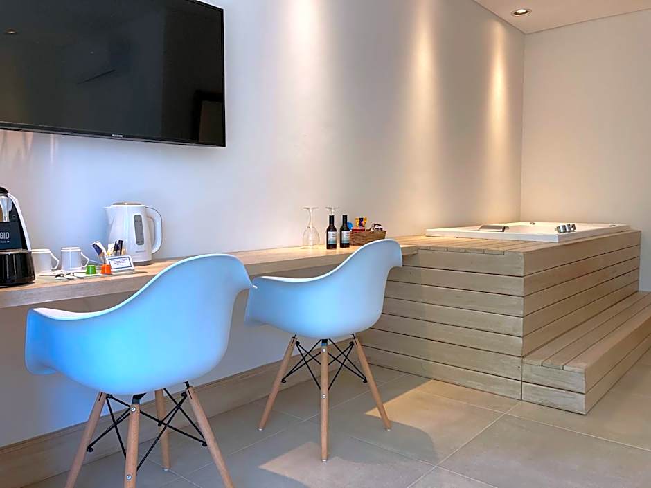 Live Hotel Boutique (Adults only)