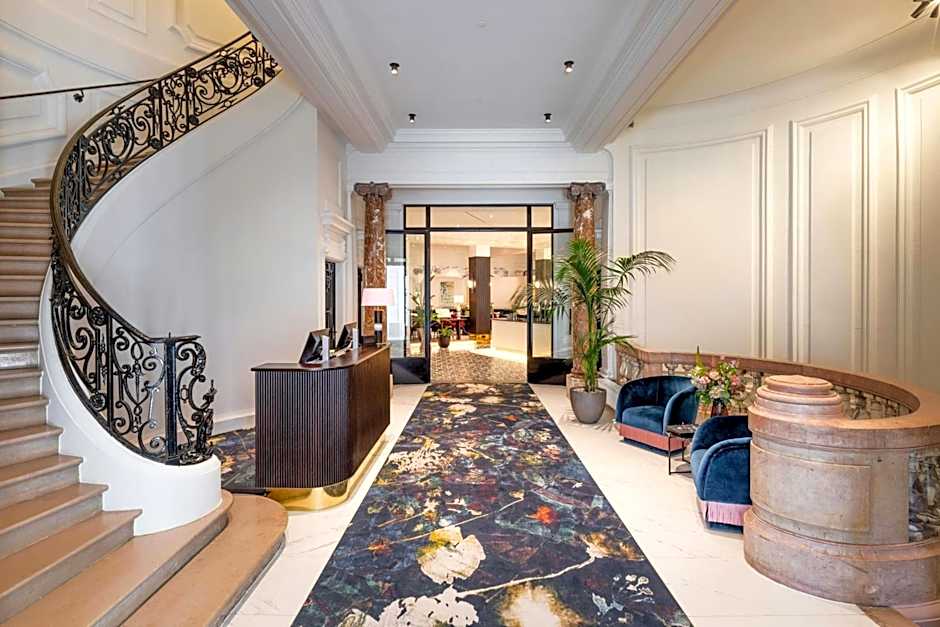 Sapphire House Antwerp, Autograph Collection