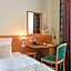 Garner Hamburg Wandsbek Marktplatz By IHG