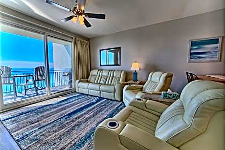 OCEAN FRONT CONDO w INCREDIBLE VIEWS