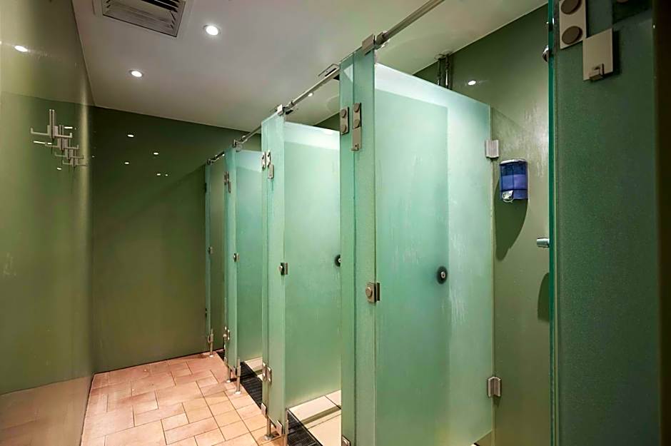 DoubleTree by Hilton Dartford Bridge