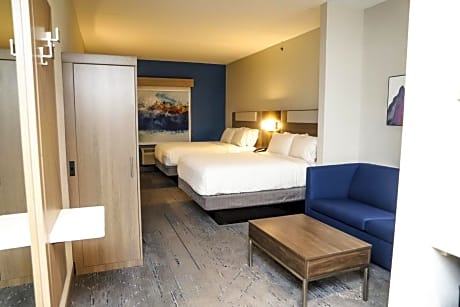 Queen Suite with Two Queen Beds and Additional Living Area