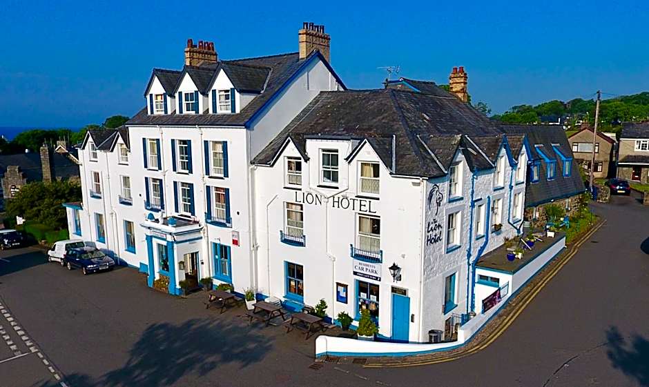 Lion Hotel & Studio Apartments