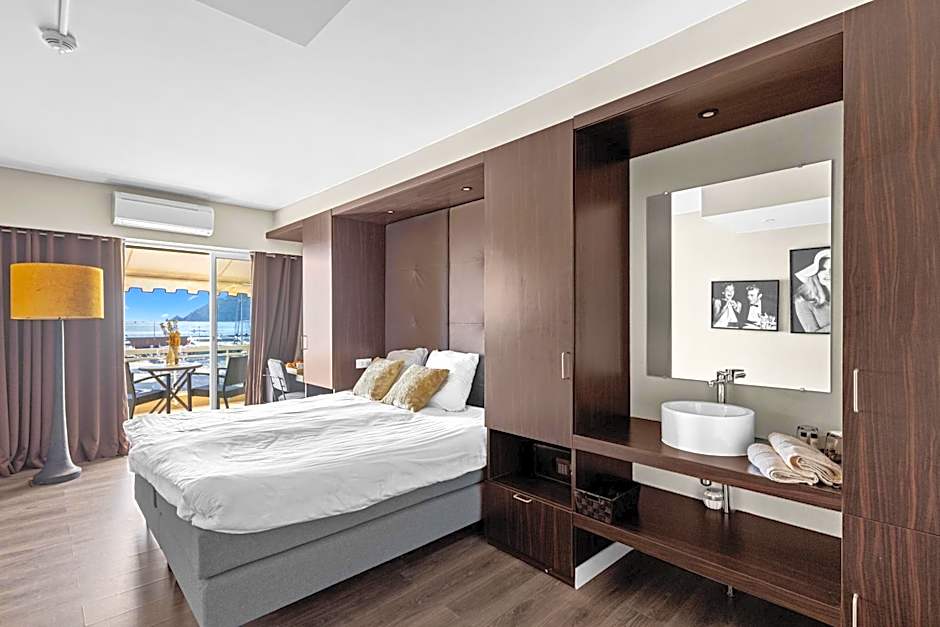 Riviera Beach Hotel