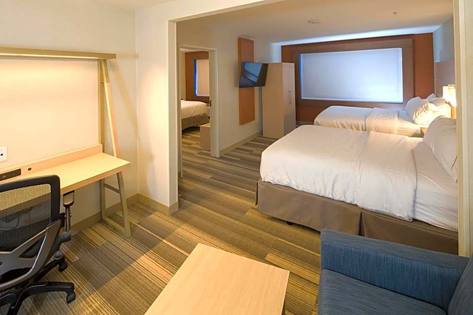 Holiday Inn Express Hotel & Suites Detroit-Utica By IHG