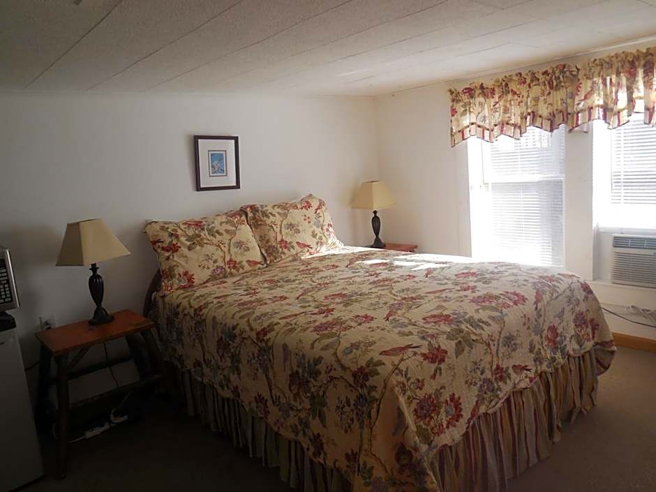 The Evening Shade River Lodge and Cabins