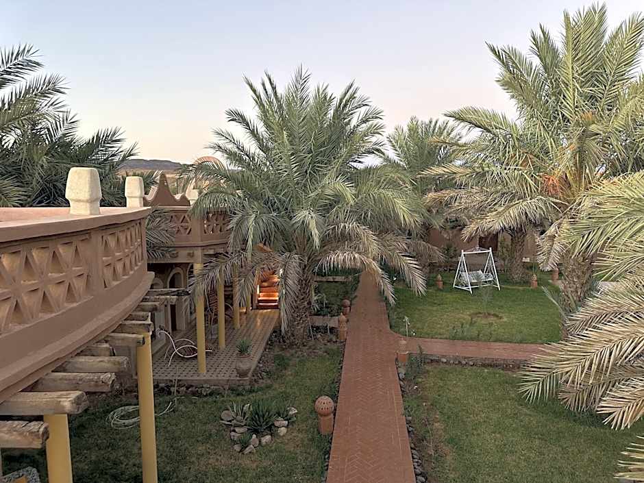 Oasis Tilogui-Luxury Hotel Restaurant and Desert Excursions In Zagora