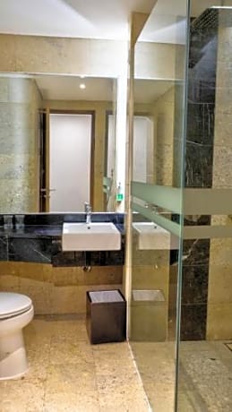 Deluxe Double Room with Pool View