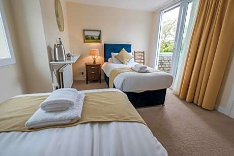 Twin Room with Shared Bathroom