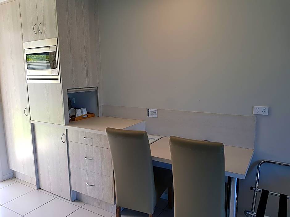 Cardwell Beachcomber Motel & Tourist Park