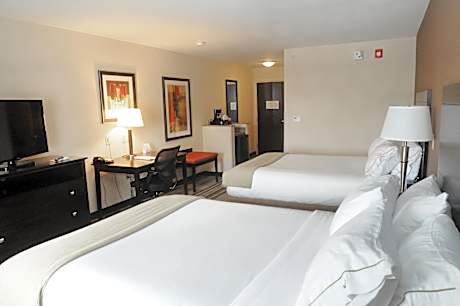 2 Queen Beds Standard
