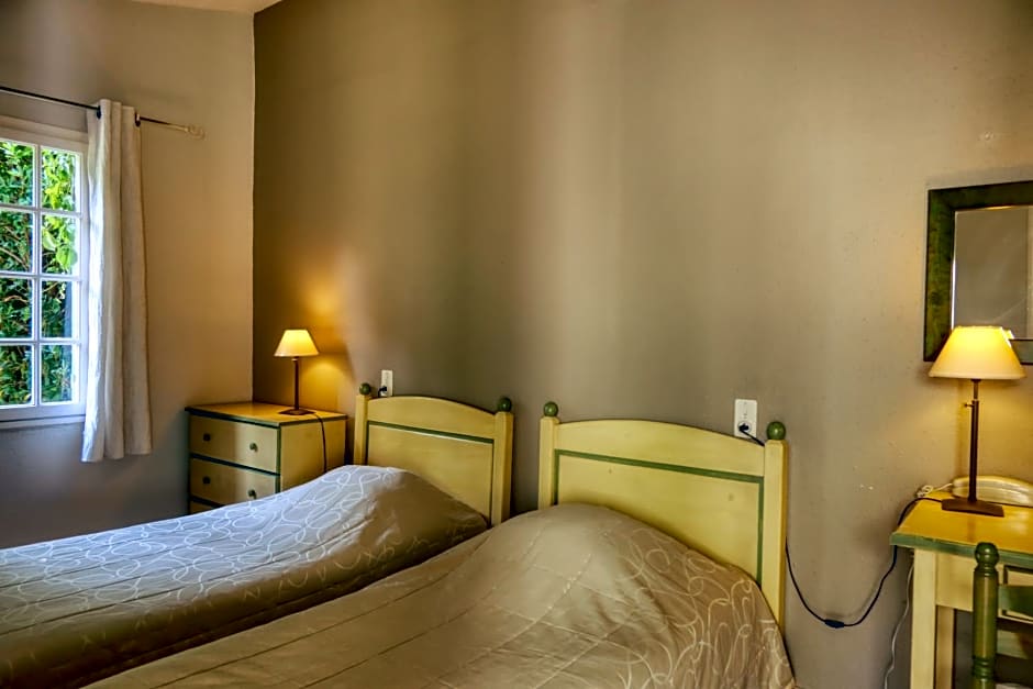 Au Saint Roch - Hôtel et Jardin
