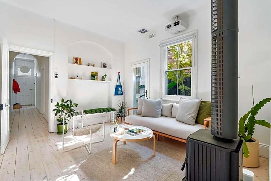 A Designer Terrace House by Edinburgh Gardens