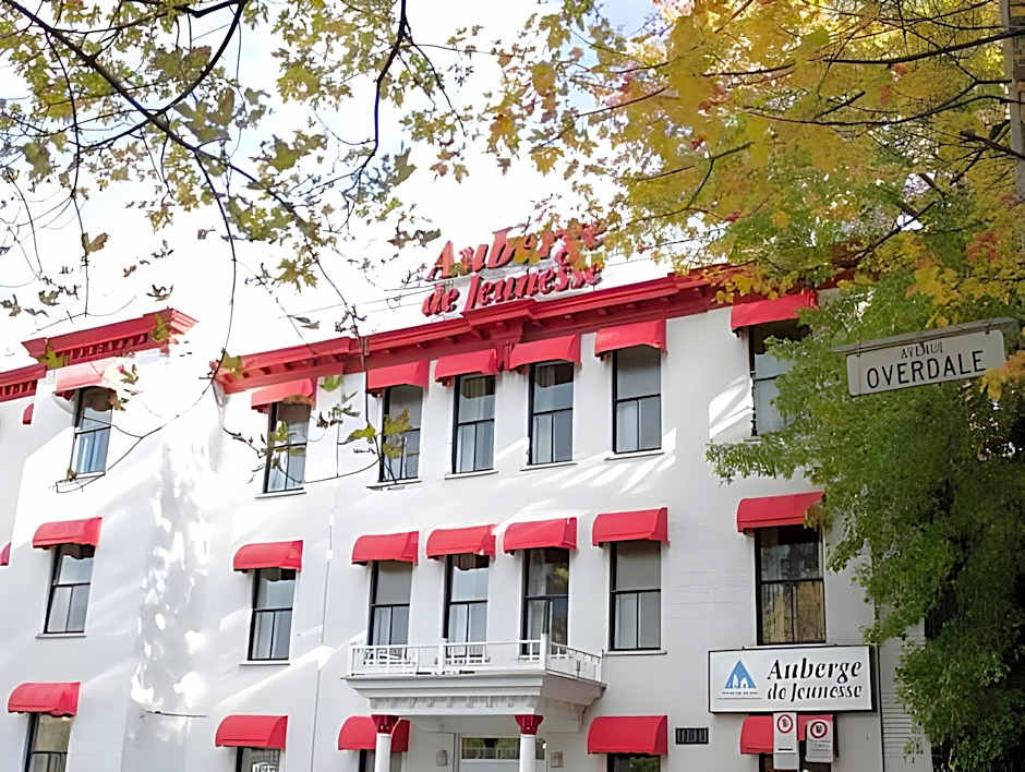 Auberge Saintlo Montreal Hostel