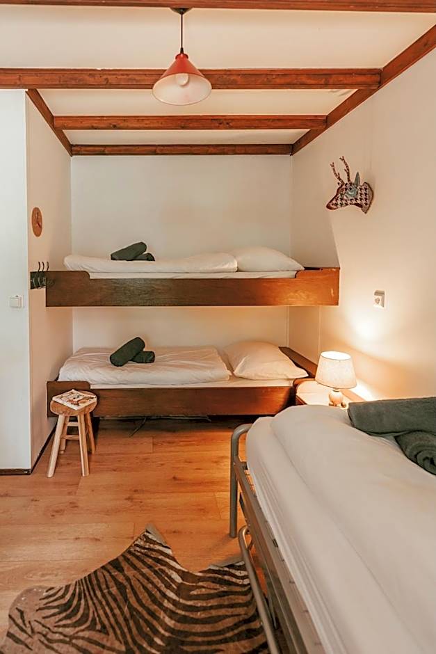 Cozy cottages by Bed en Boshuisjes
