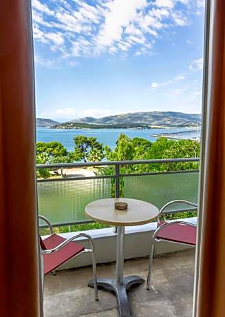 Twin Room with City View