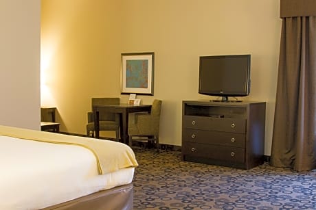 Queen Suite with Two Queen Beds and Additional Living Area
