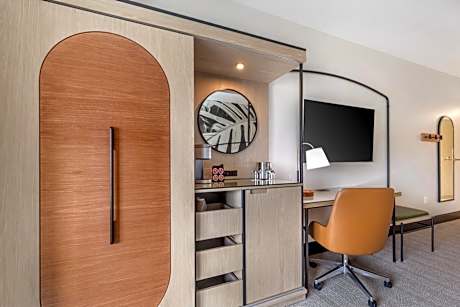 Premier Two Queen Beds With Balcony - Non Smoking