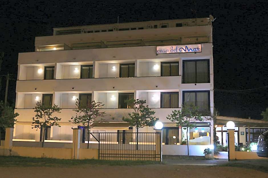 Casa Del Mar Hotel & Apartaments