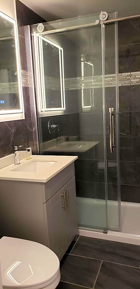 Niagara Falls Courtside Inn