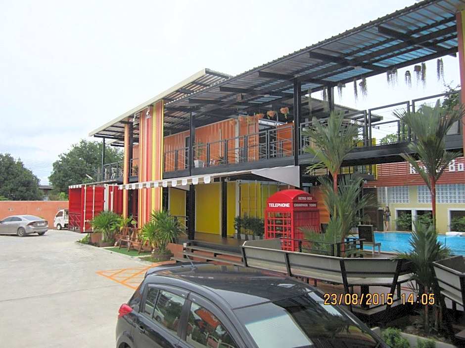 Retro Box Hotel