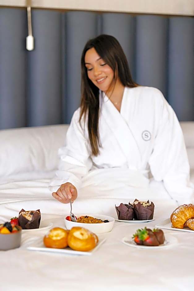 Sheraton Grand Los Angeles